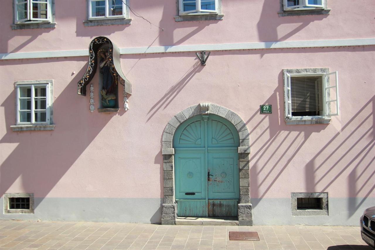 Apartment Pink House